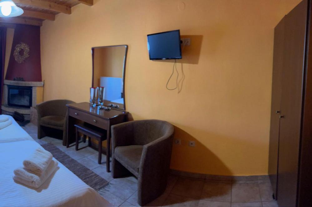 Guesthouse Teloni Vitina Exterior photo